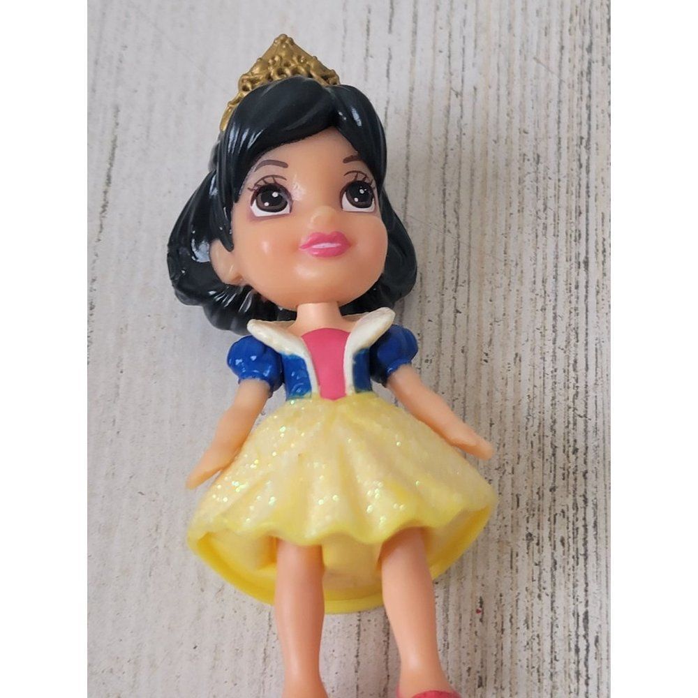 Disney glitter young snow white princess Pixar toy figure
